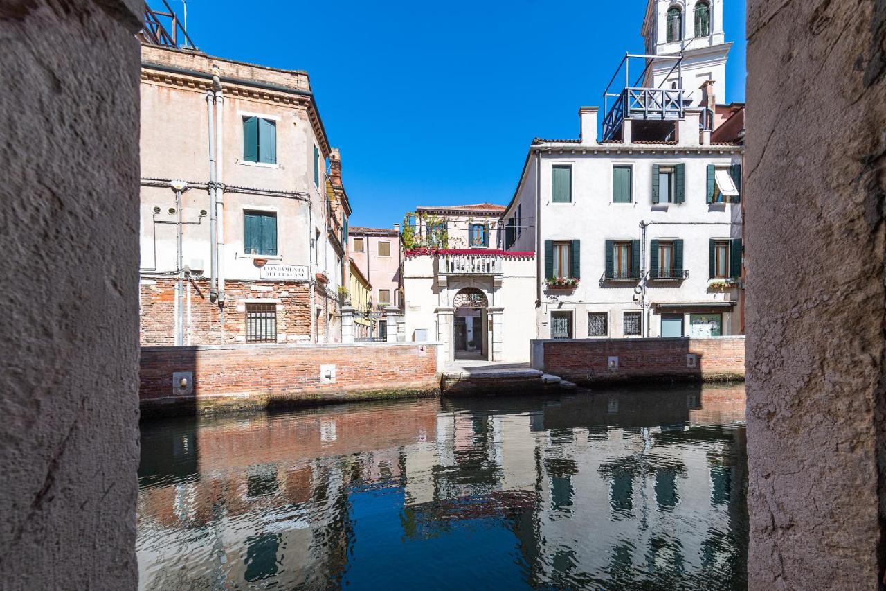 Ln Luxe Apartment Venice Canal View Exterior foto