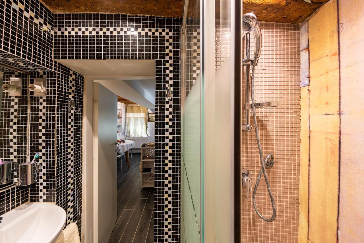 Ln Luxe Apartment Venice Canal View Exterior foto