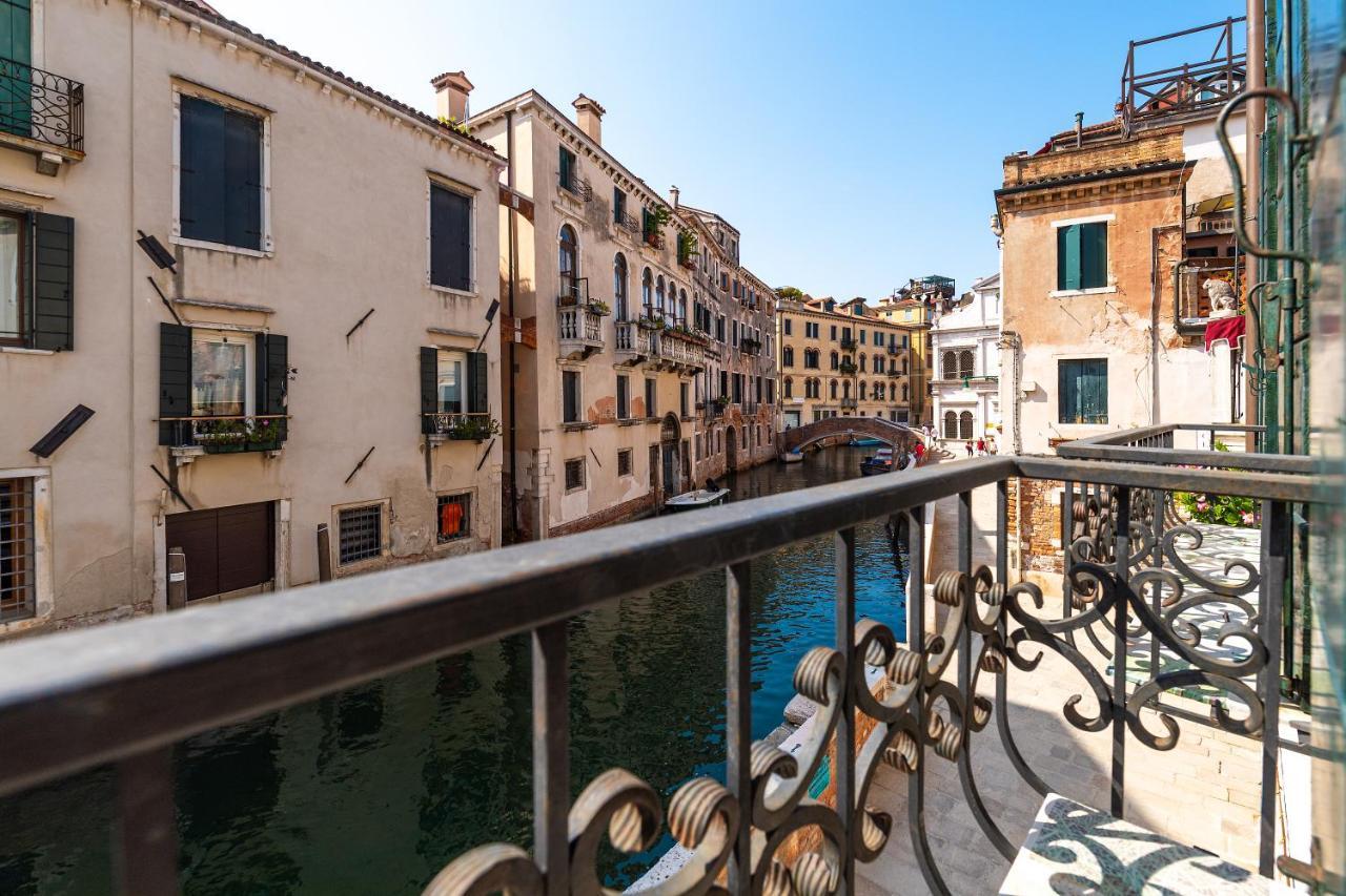 Ln Luxe Apartment Venice Canal View Exterior foto
